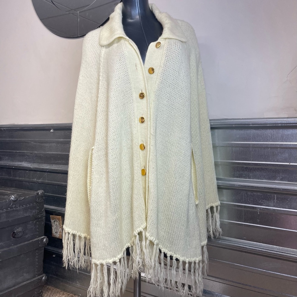 Vintage 1970s Cream Shawl Oversized Sweater Fringe Ivory Button Cardigan - Picture 2 of 12